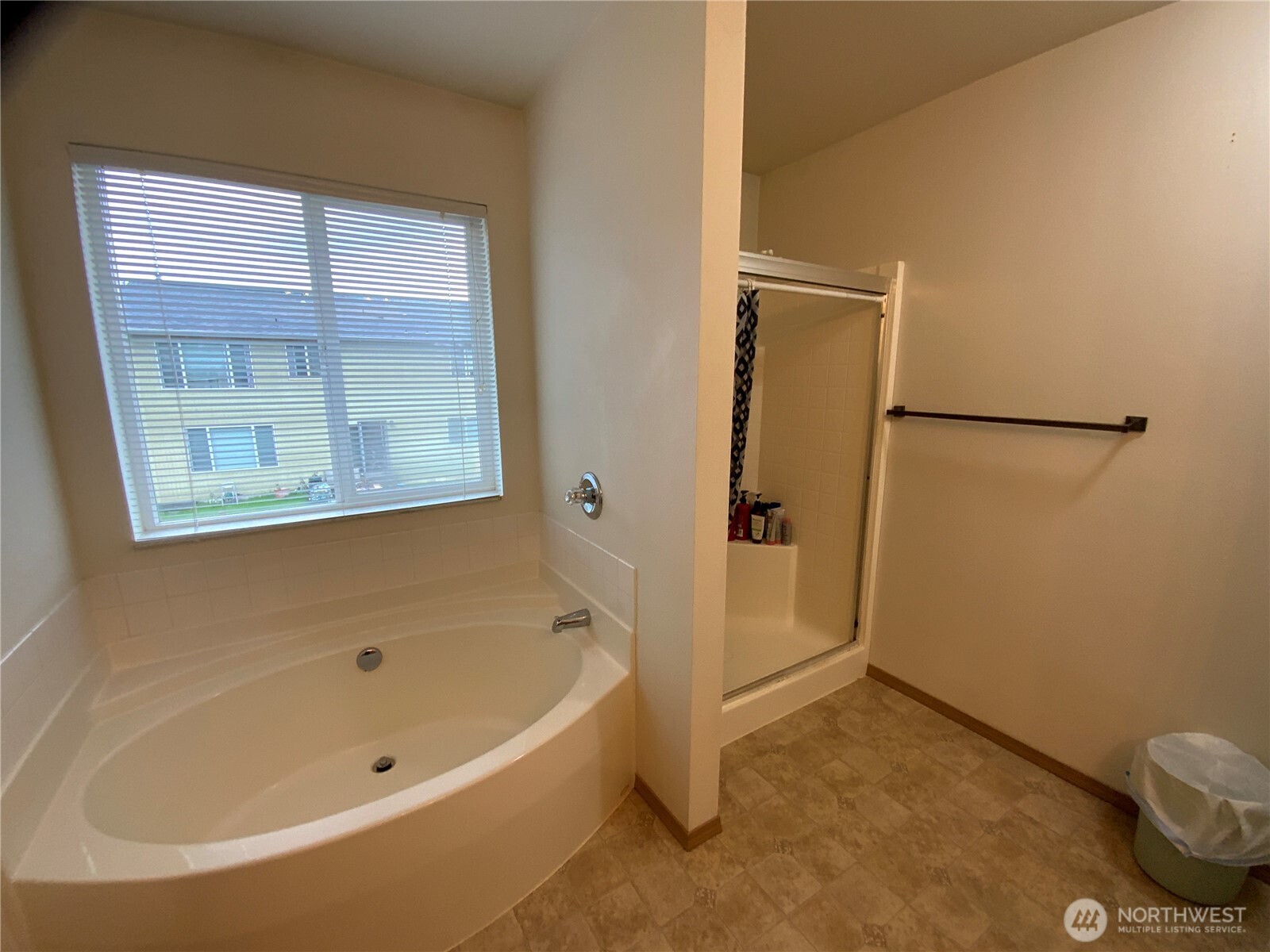 1606 185th Street E