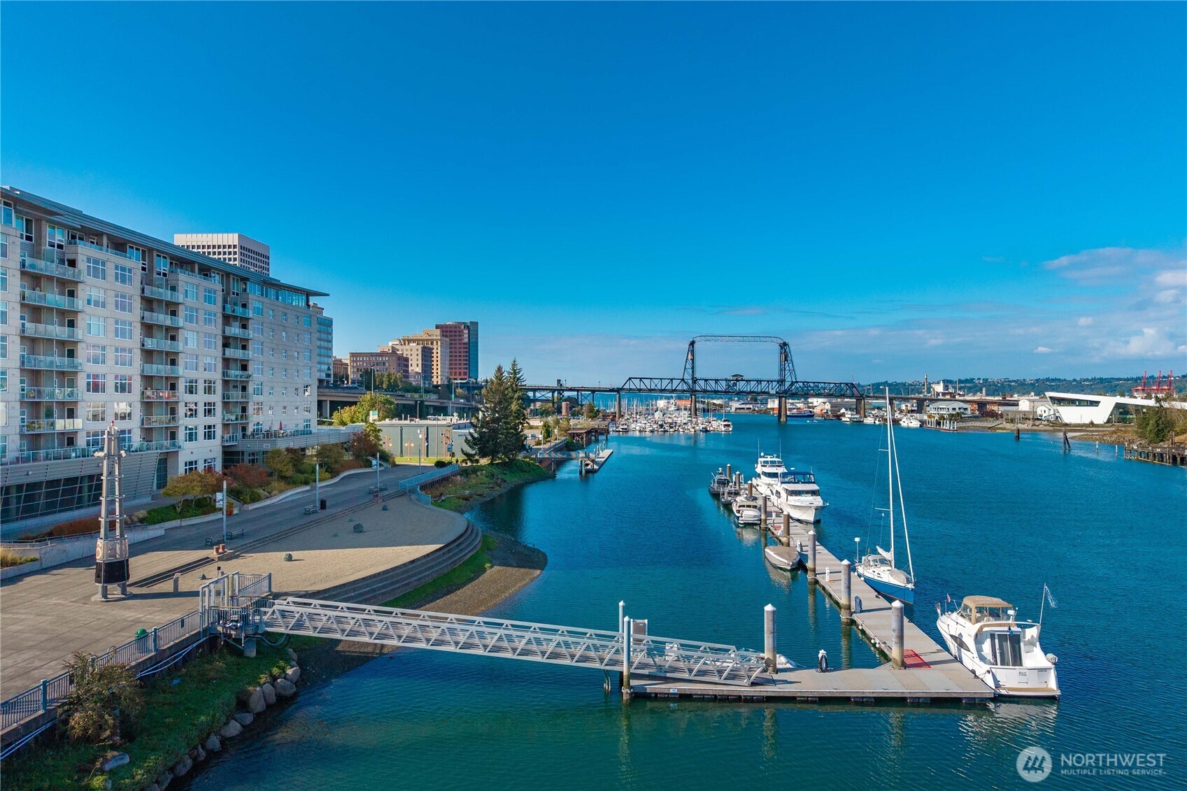 1515 Dock Street Unit: 706