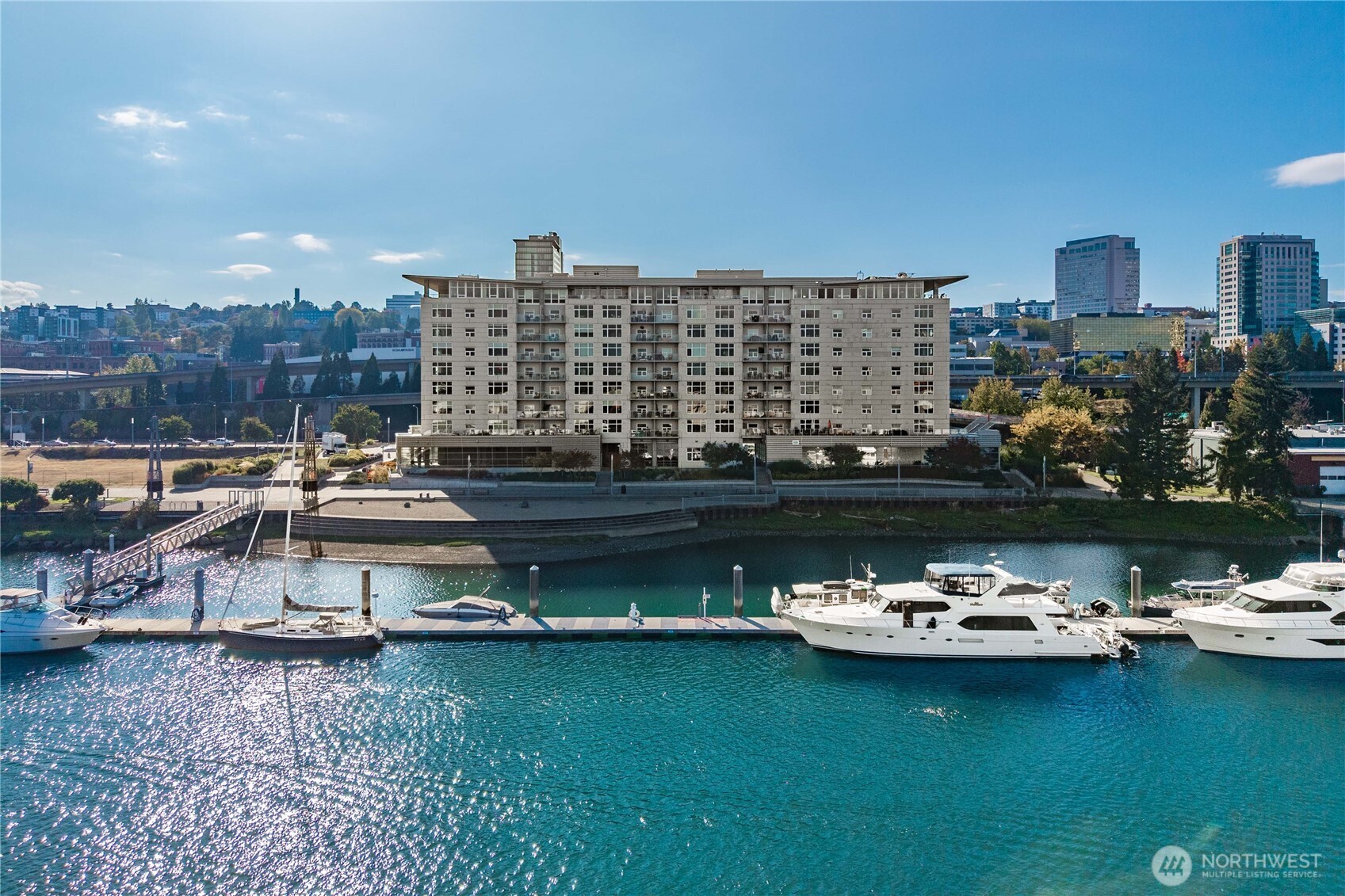 1515 Dock Street Unit: 706