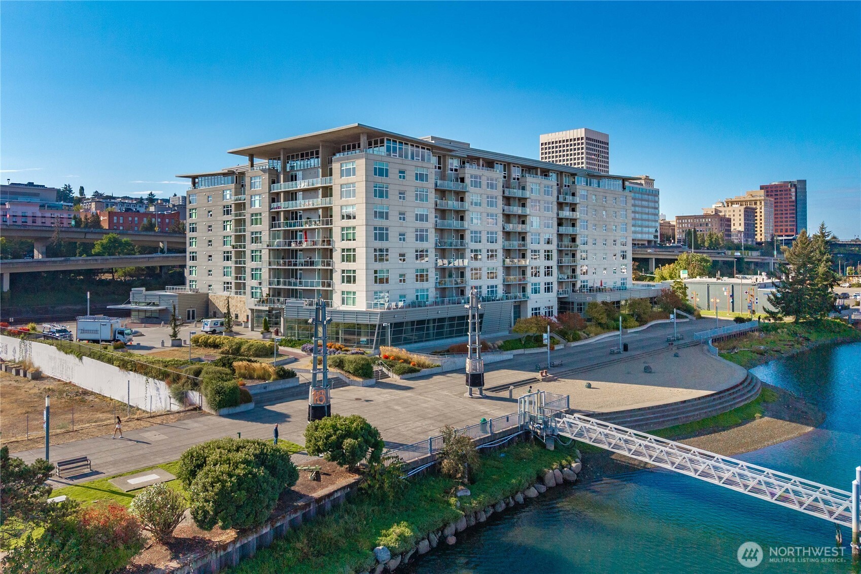 1515 Dock Street Unit: 706