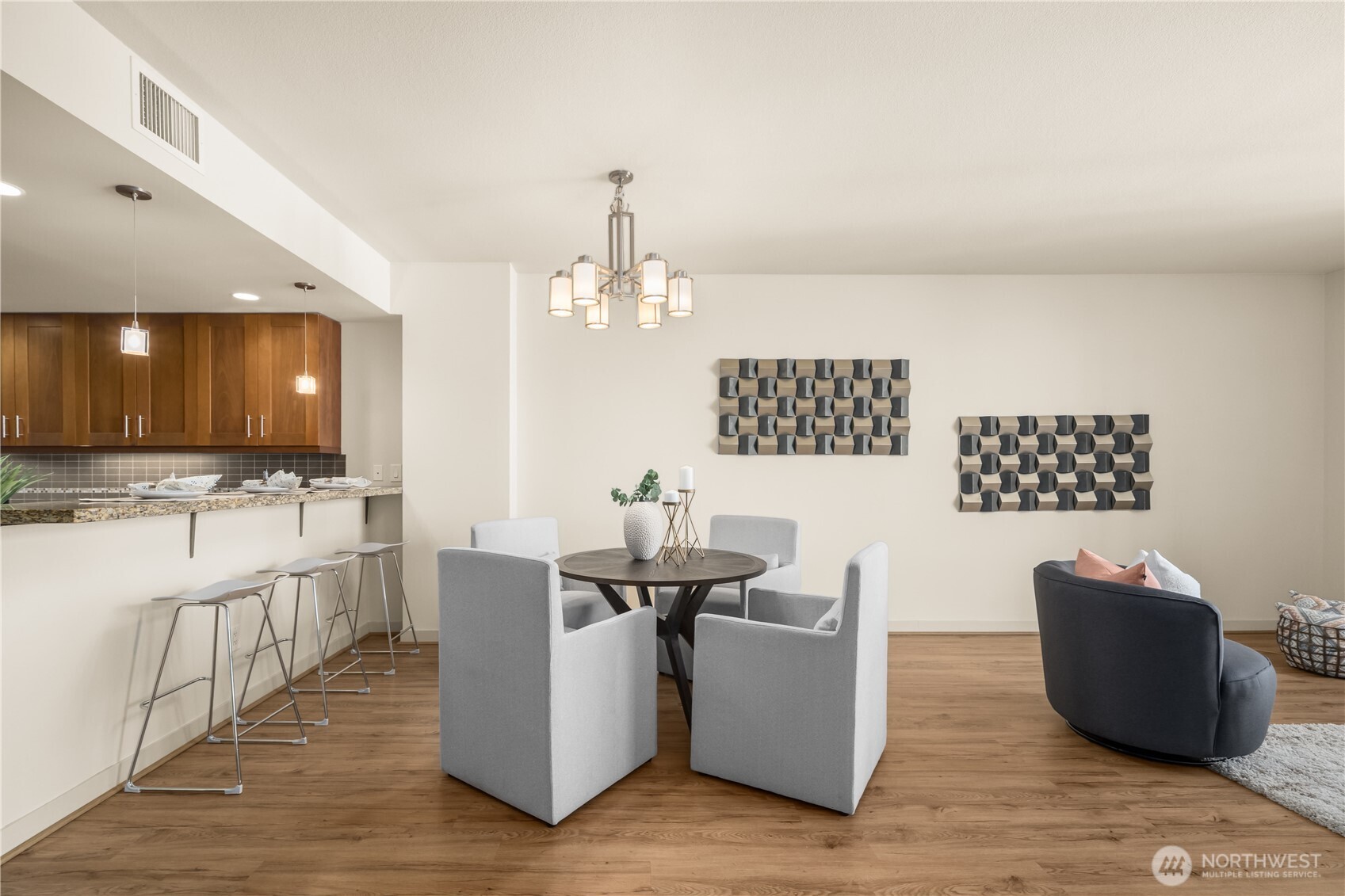 1515 Dock Street Unit: 706