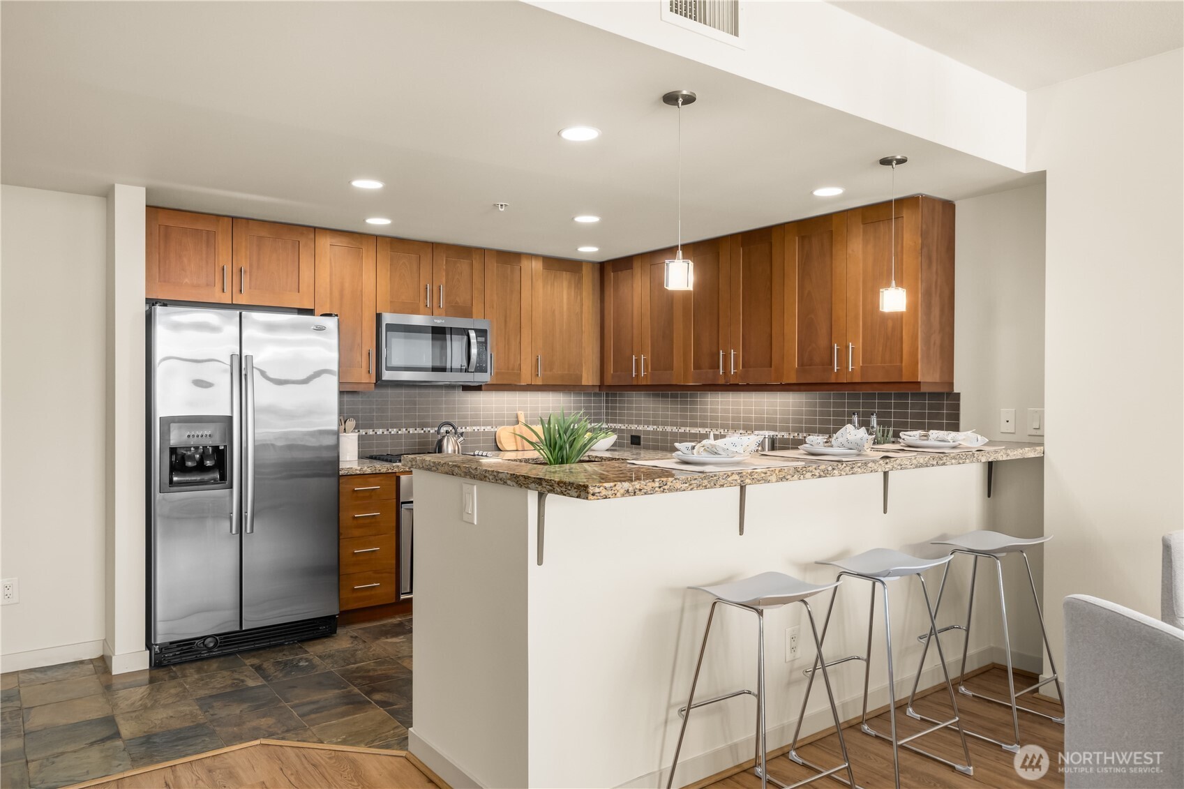 1515 Dock Street Unit: 706