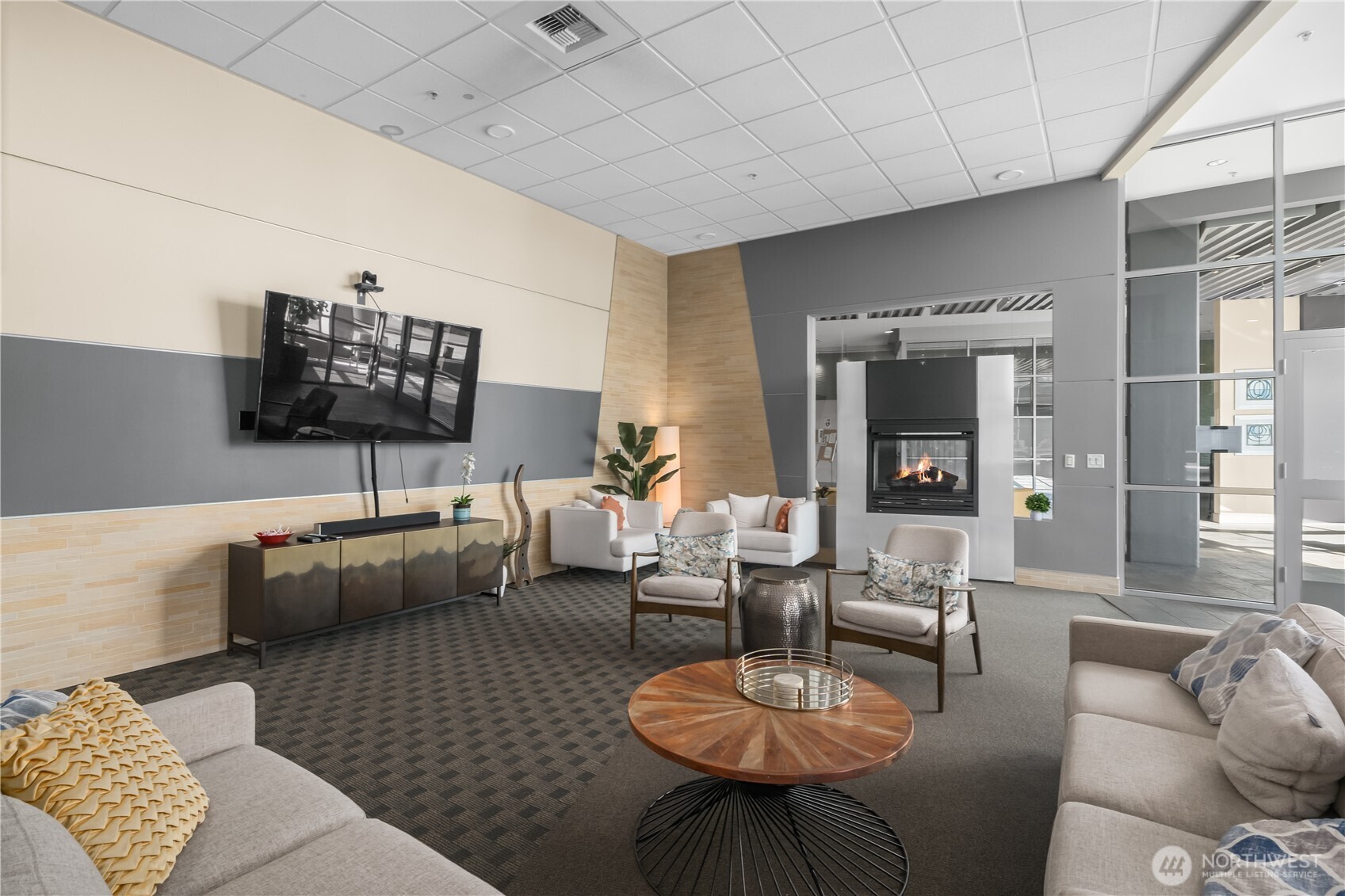 1515 Dock Street Unit: 706
