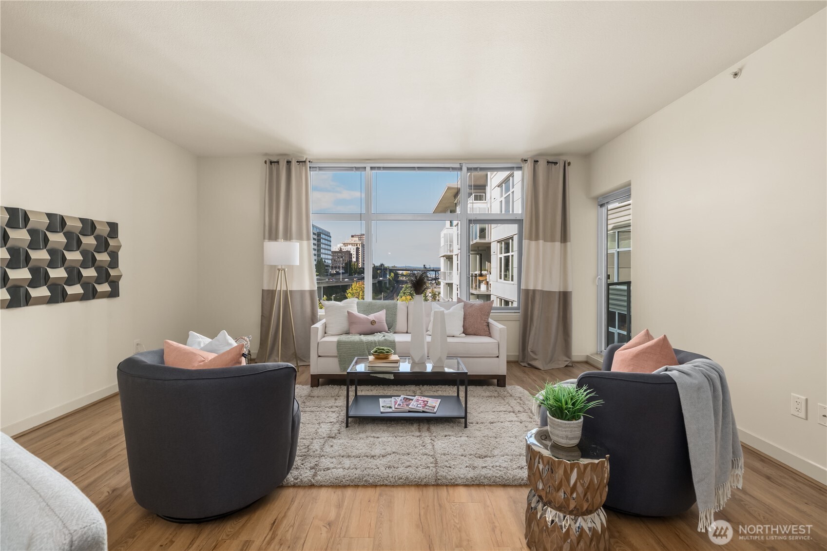 1515 Dock Street Unit: 706