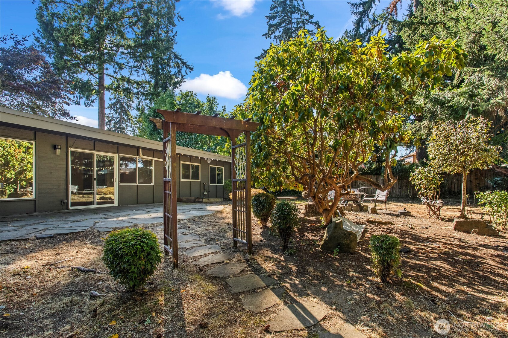7211 44th Street W