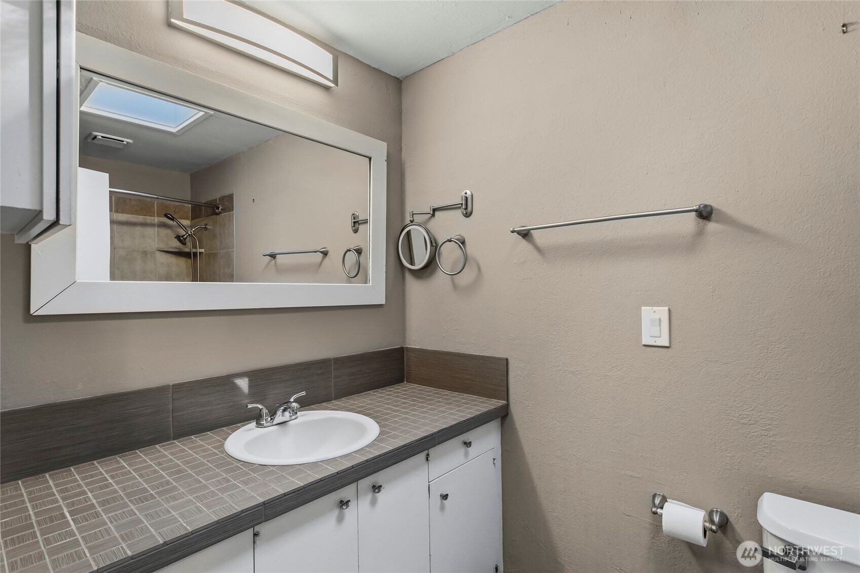 7211 44th Street W