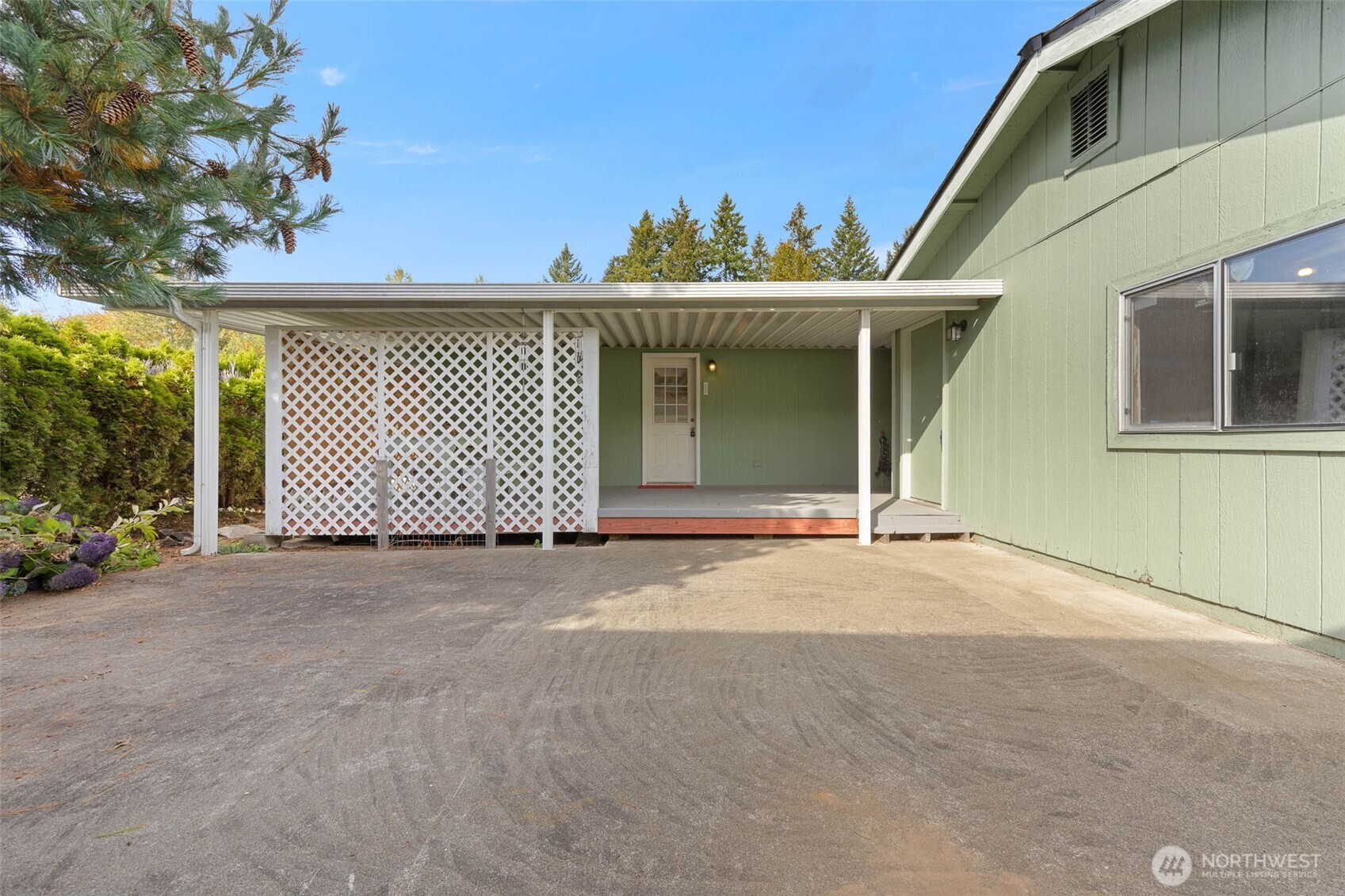 5081 E Gray Sea Eagle Lane SW