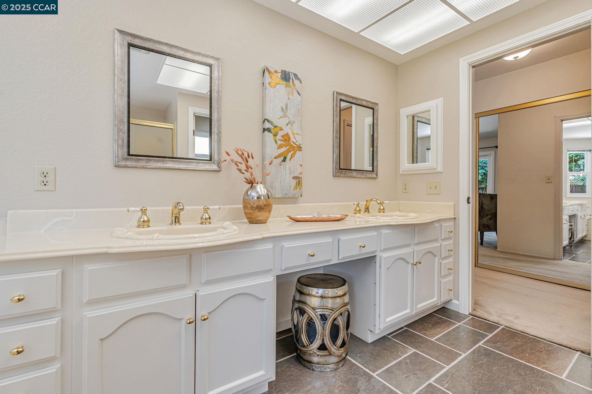 4095 Dunbarton Cir
