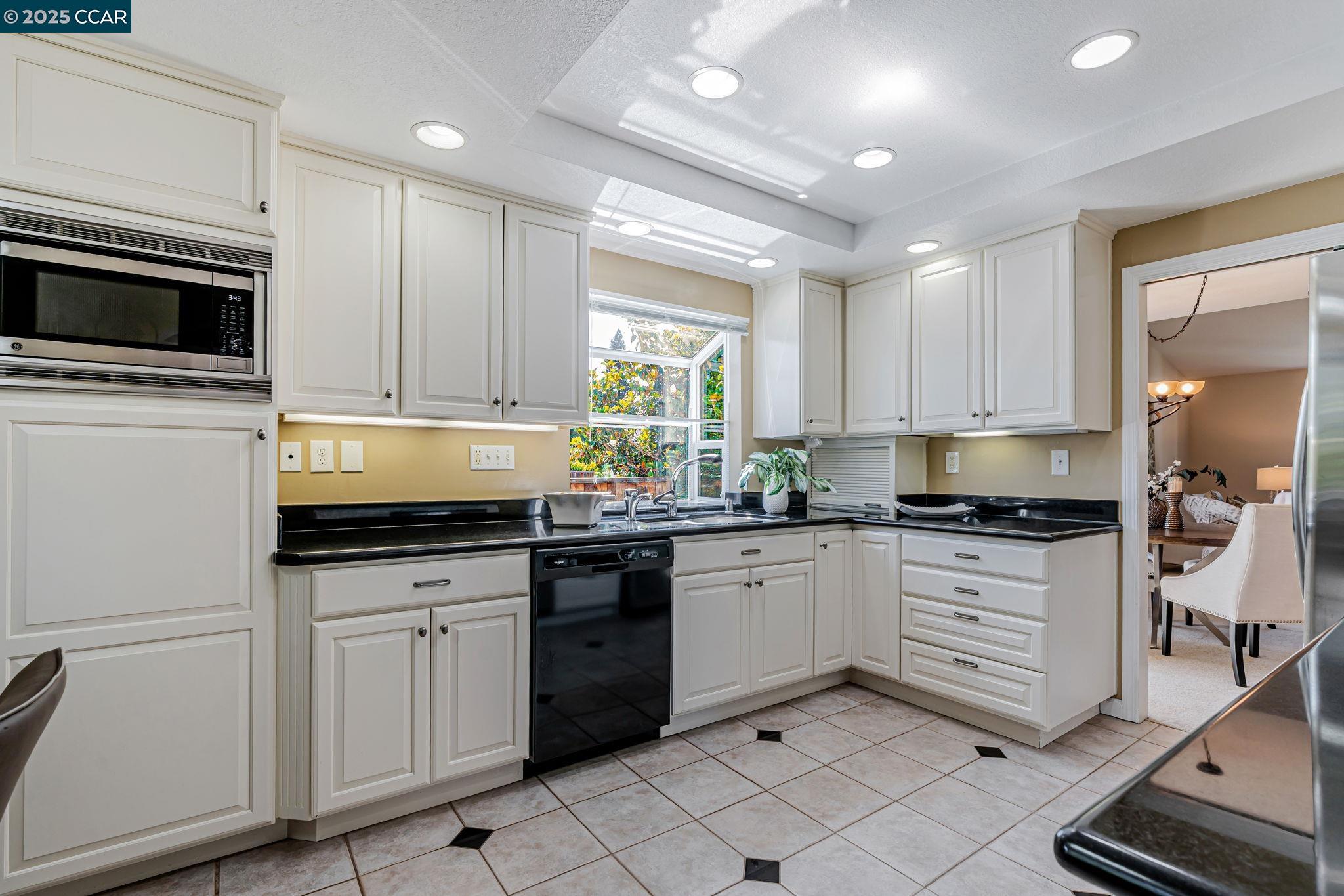 4095 Dunbarton Cir