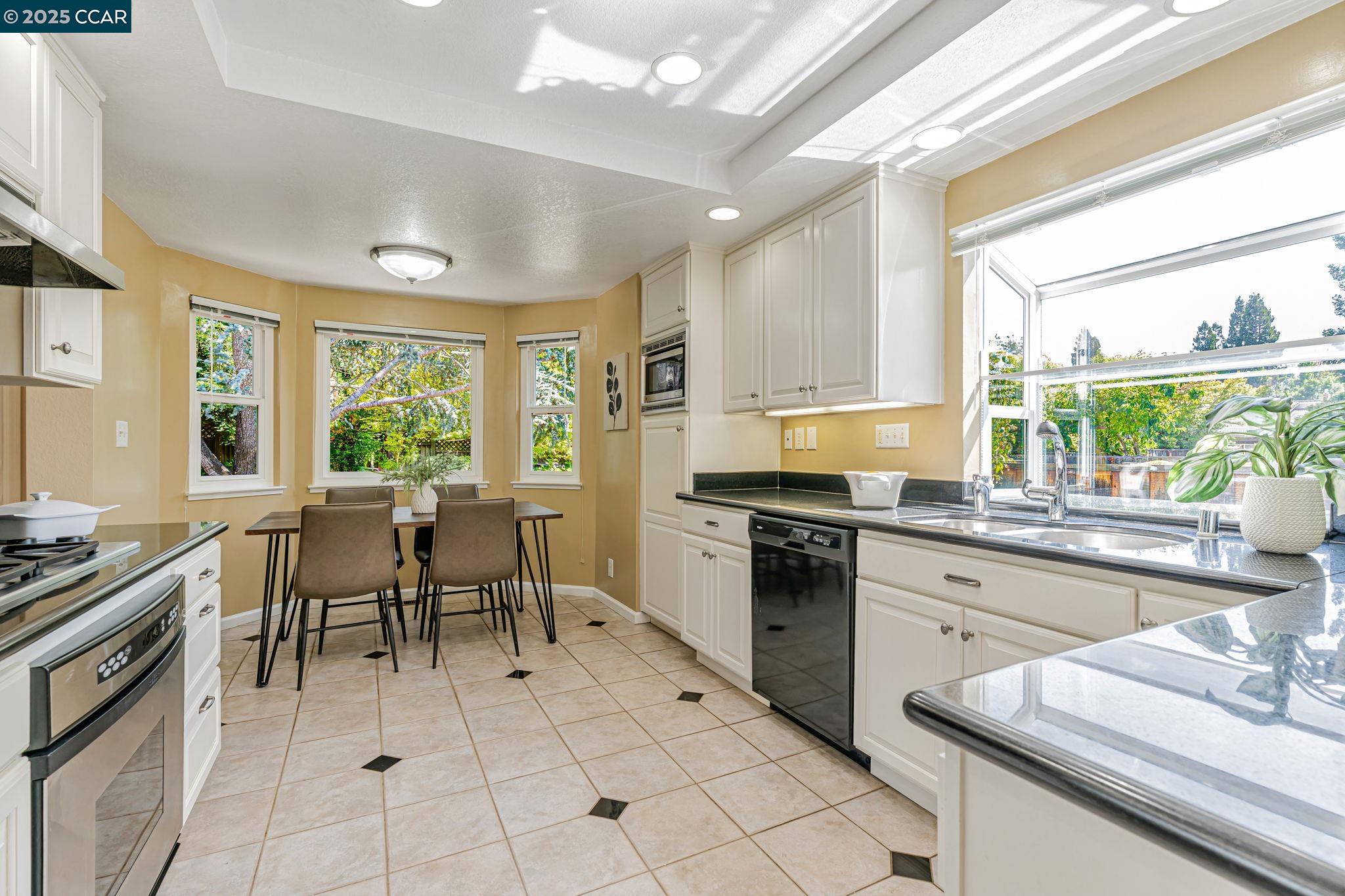4095 Dunbarton Cir