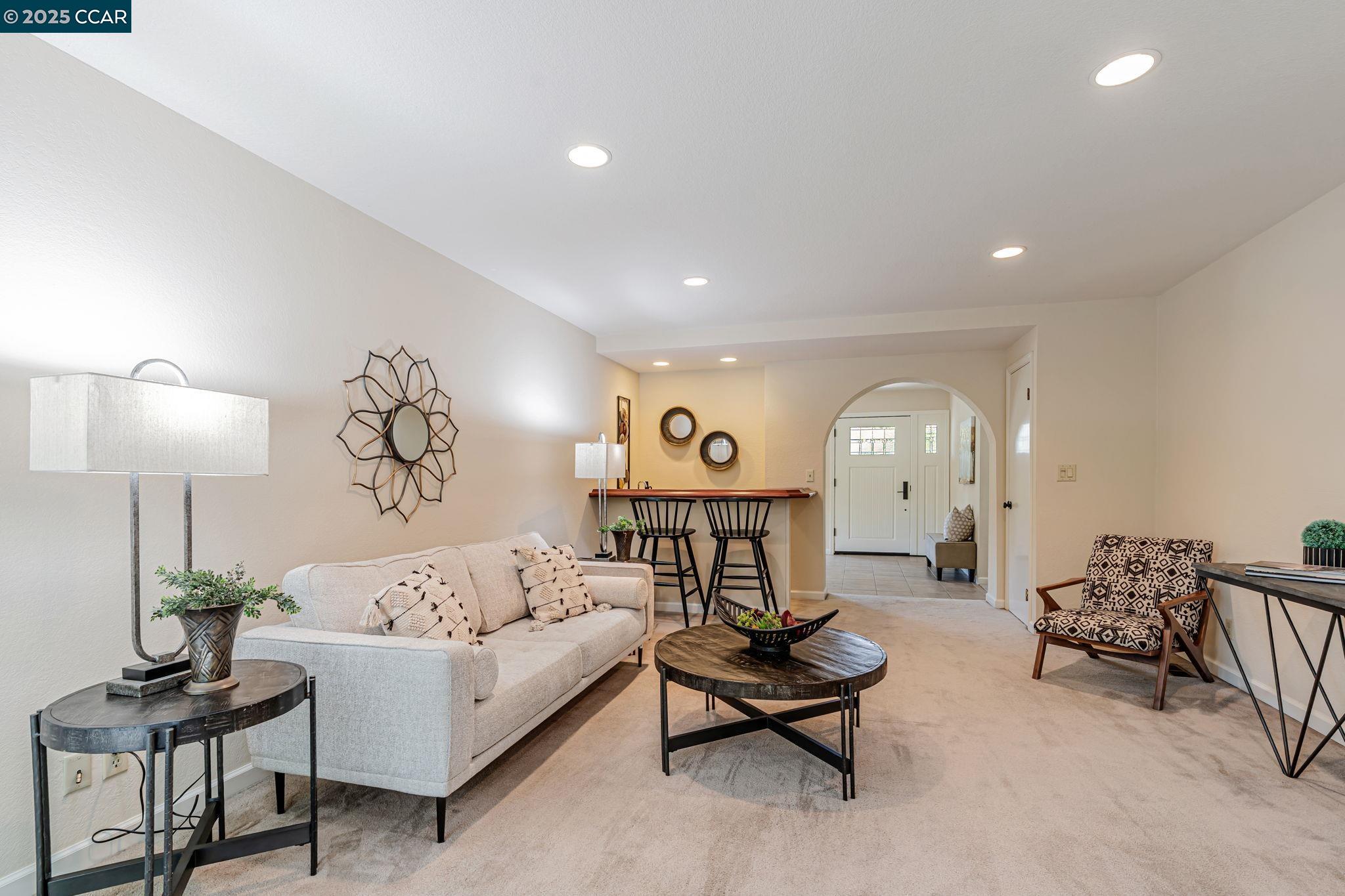 4095 Dunbarton Cir