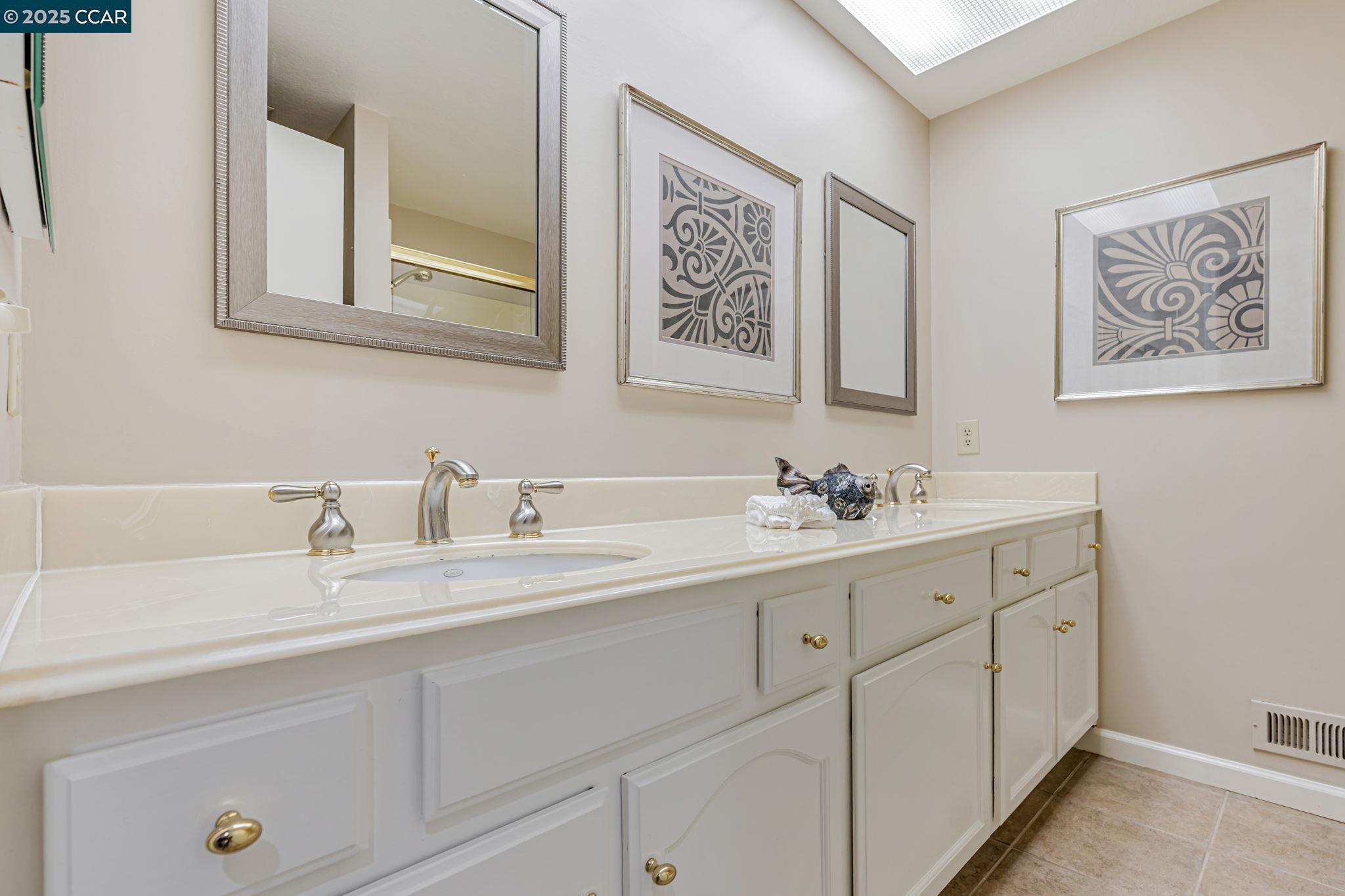 4095 Dunbarton Cir