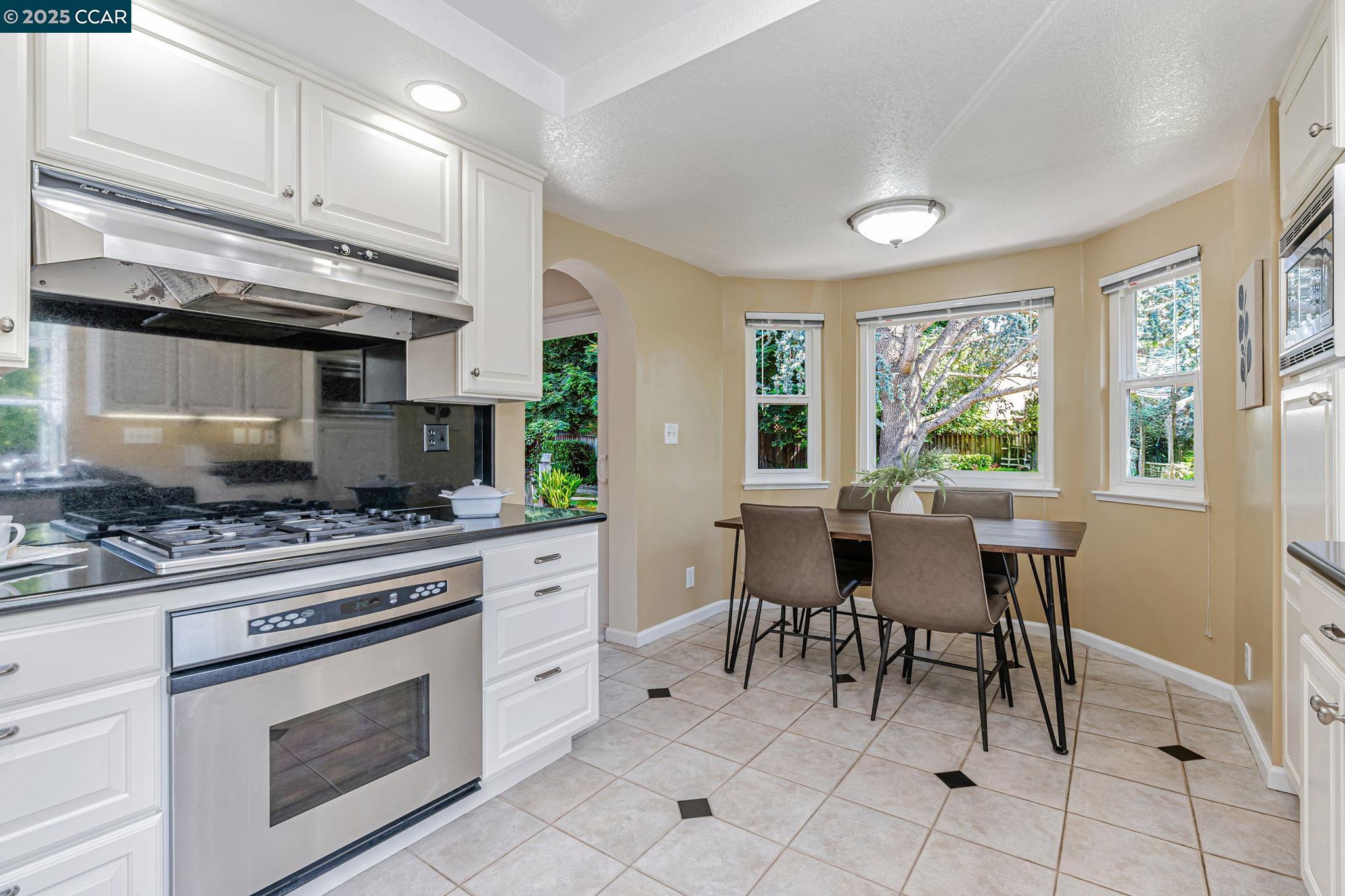4095 Dunbarton Cir