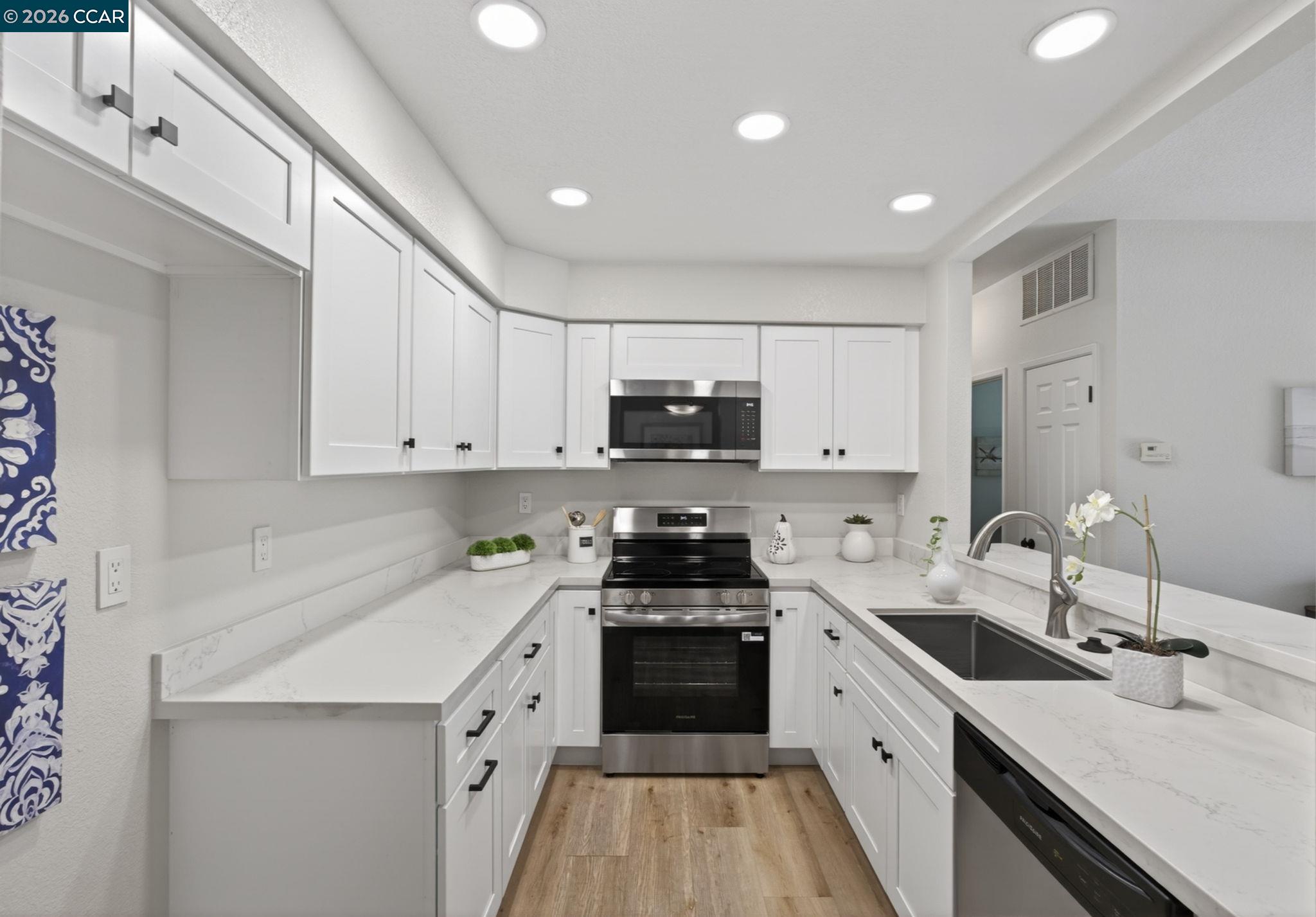 171 Norris Canyon Ter # C
