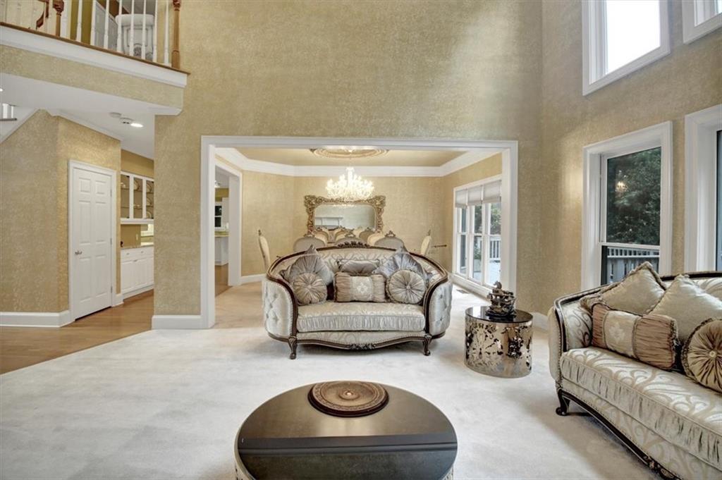 910 Renaissance Way