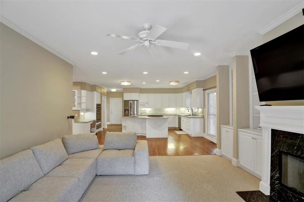 910 Renaissance Way