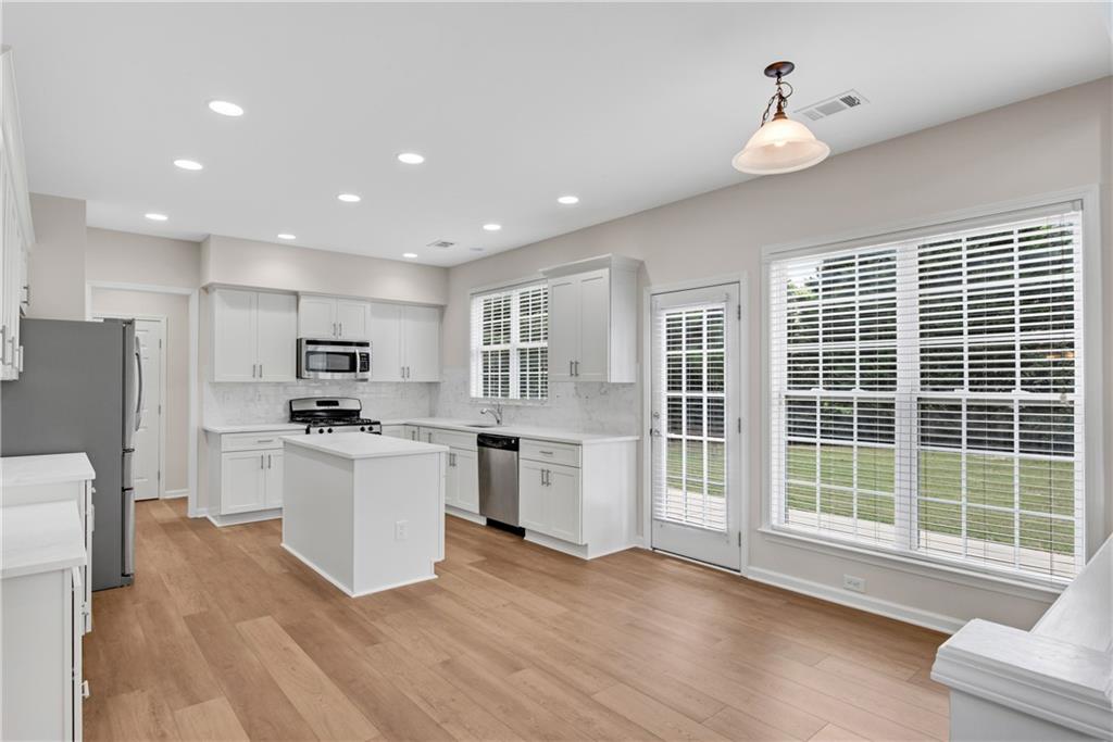 595 Cricklewood Drive