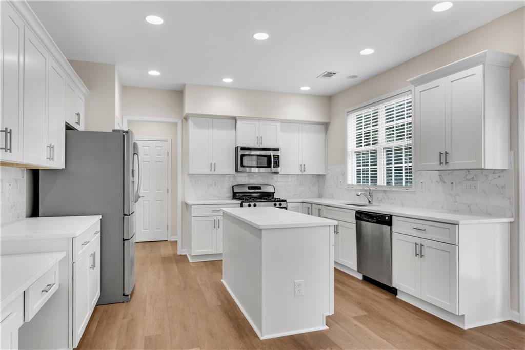 595 Cricklewood Drive