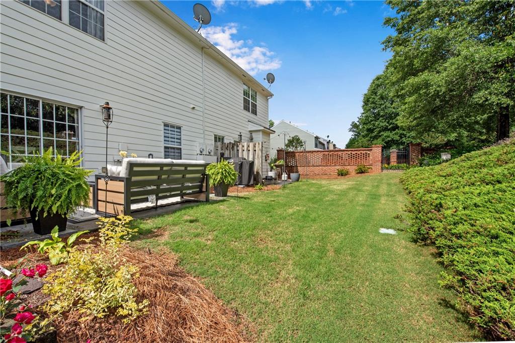208 Magnolia Leaf Drive
