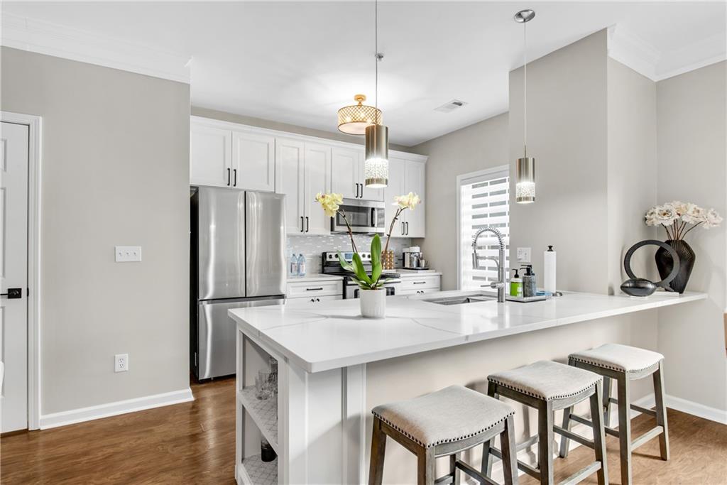 208 Magnolia Leaf Drive