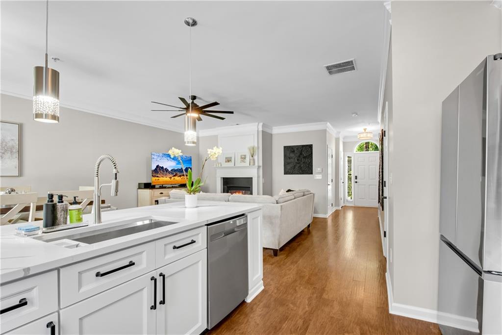 208 Magnolia Leaf Drive