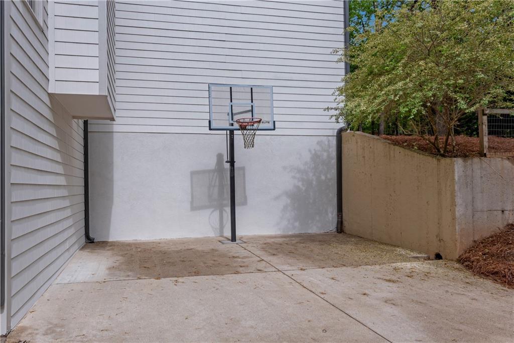 1400 Squire Lane