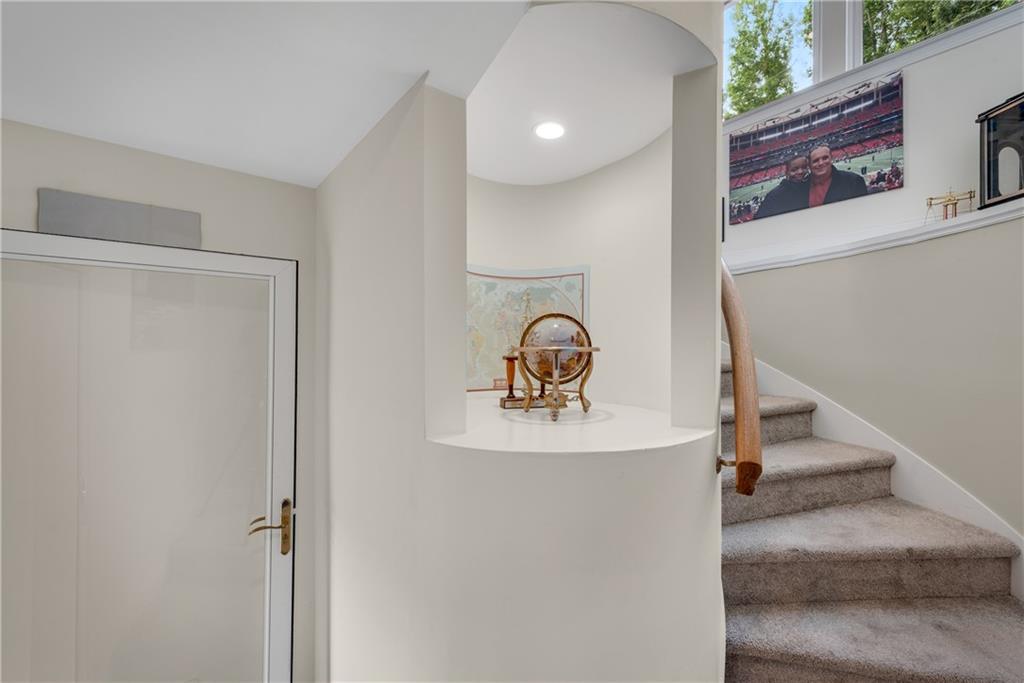 3102 Manor Ridge