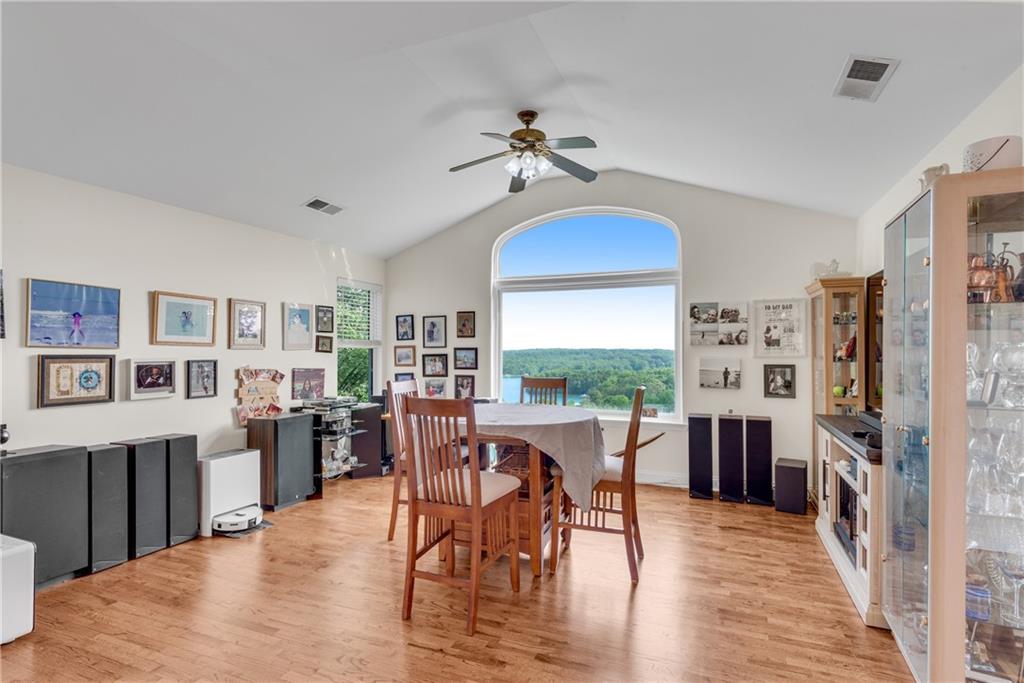 3102 Manor Ridge