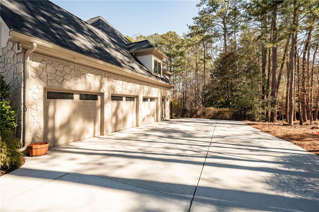 6025 Carlisle Lane