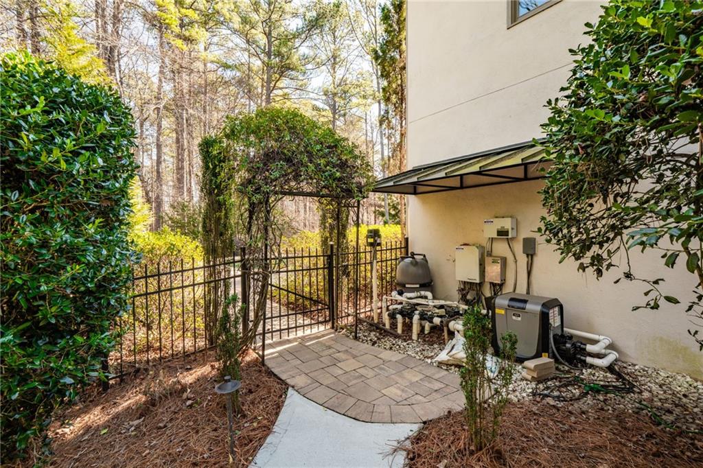 6025 Carlisle Lane