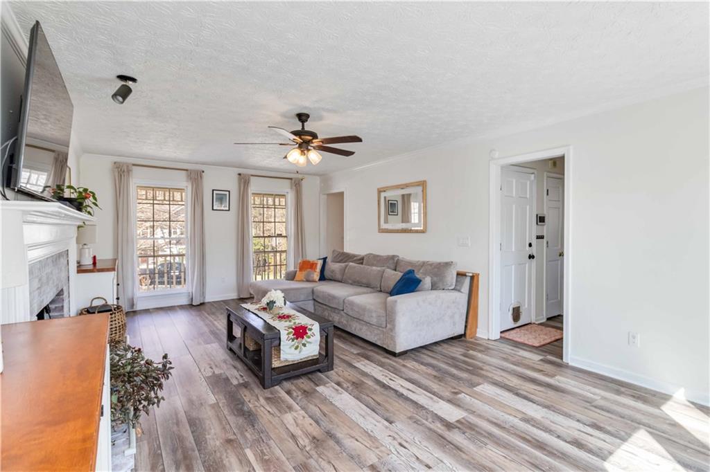 810 Hounds Ridge Court