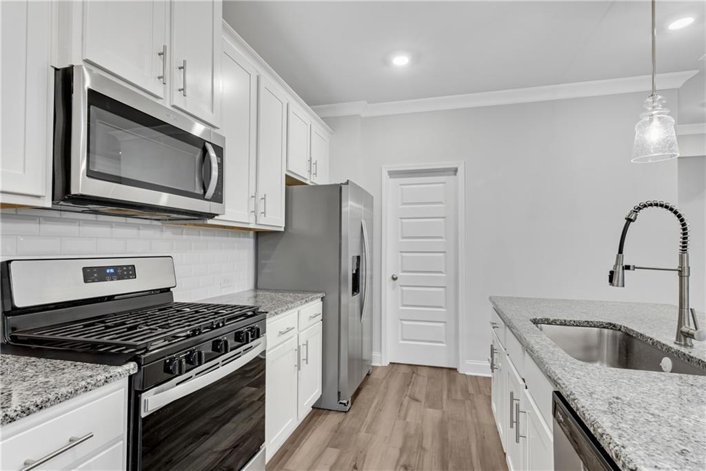 495 Sterling Creek Way