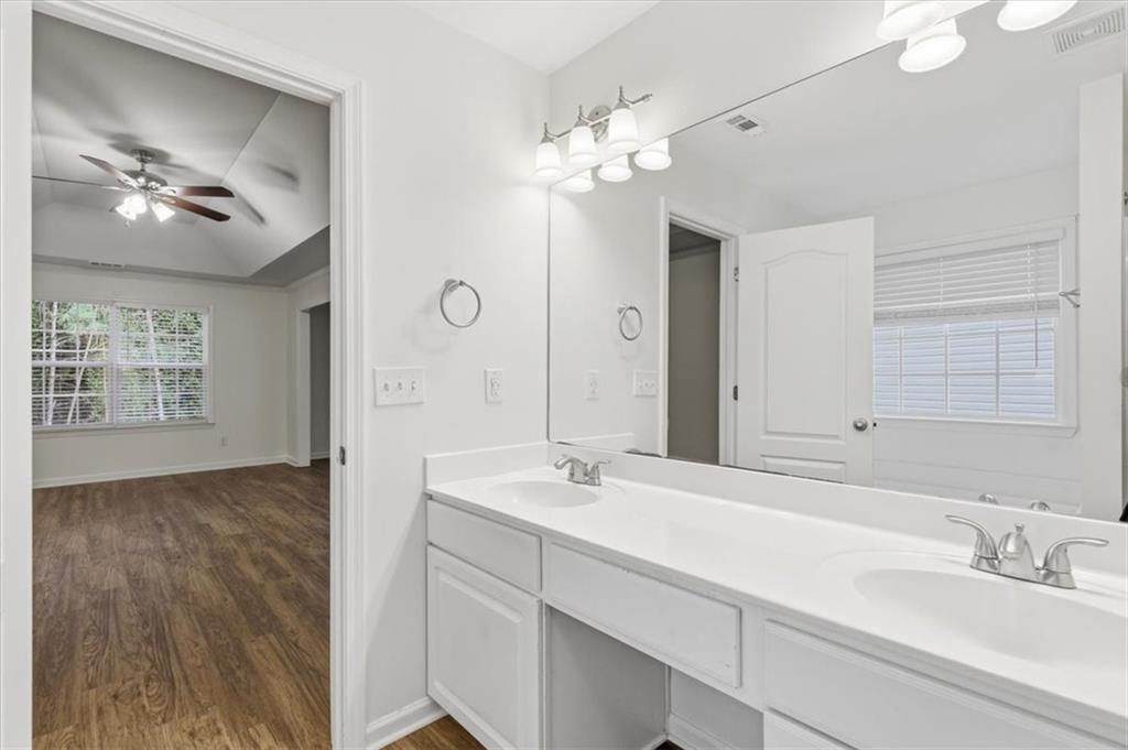 836 Topaz Valley