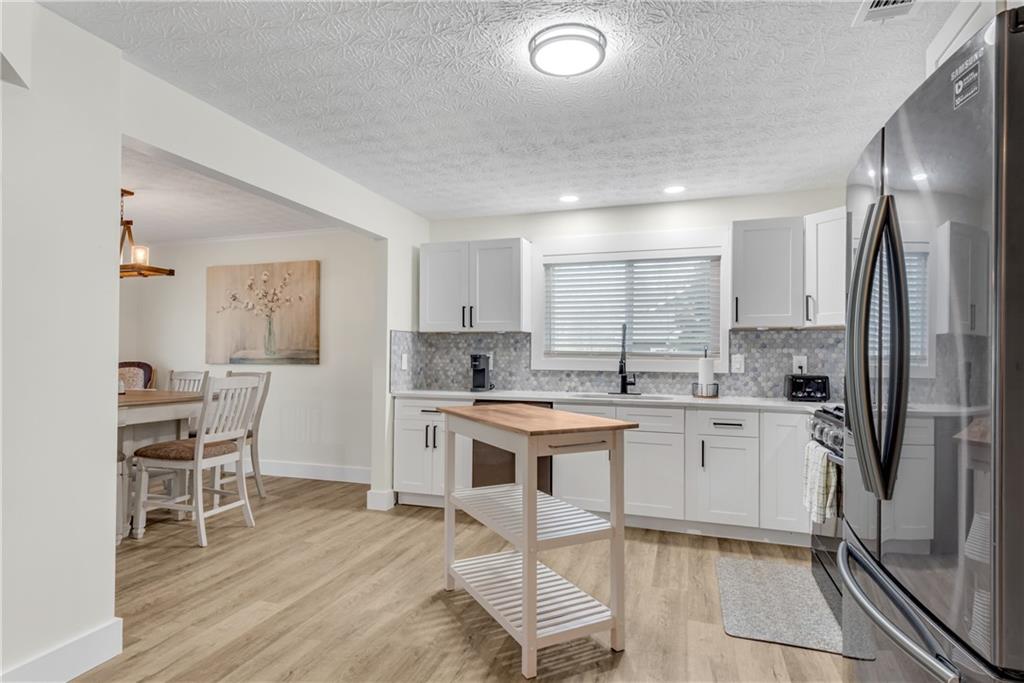 5820 Rolling Oaks Drive