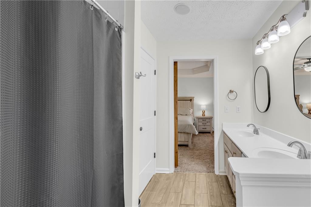 5820 Rolling Oaks Drive