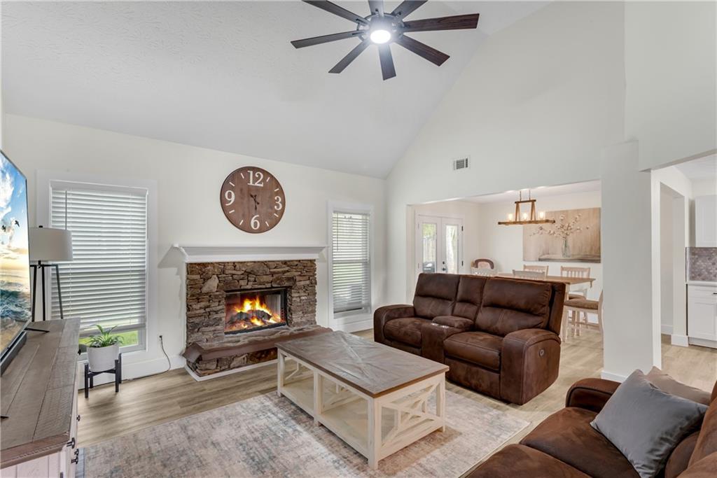 5820 Rolling Oaks Drive