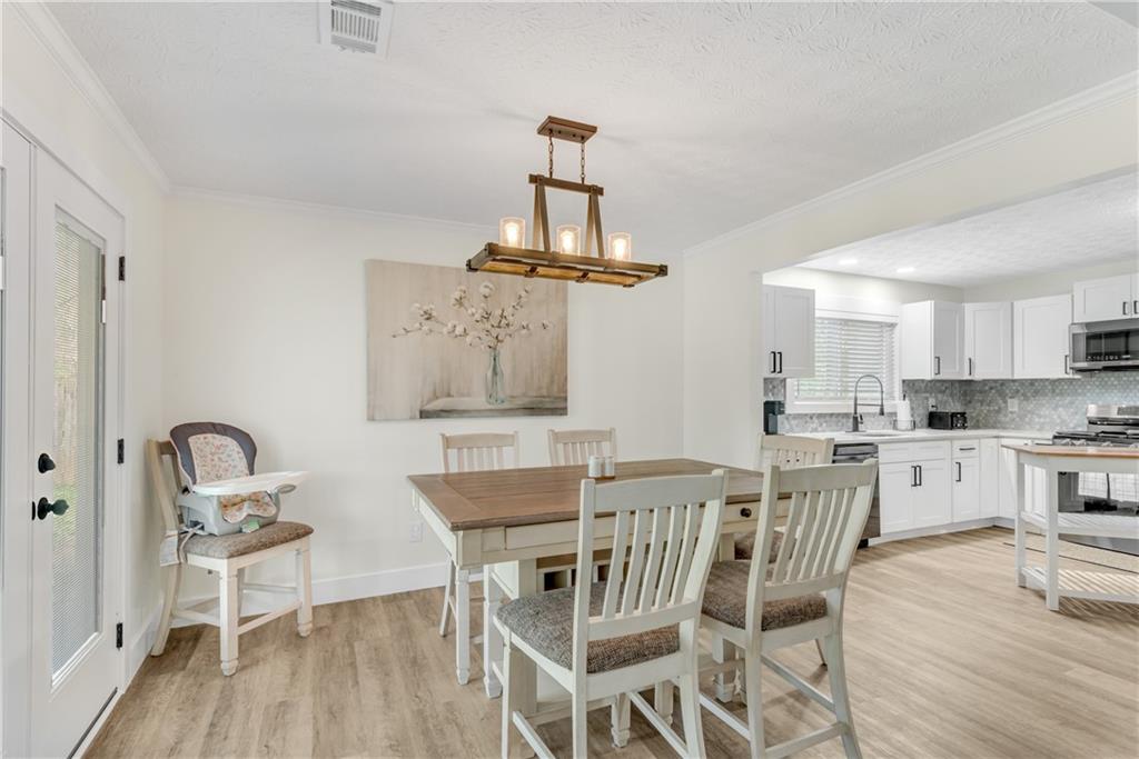 5820 Rolling Oaks Drive