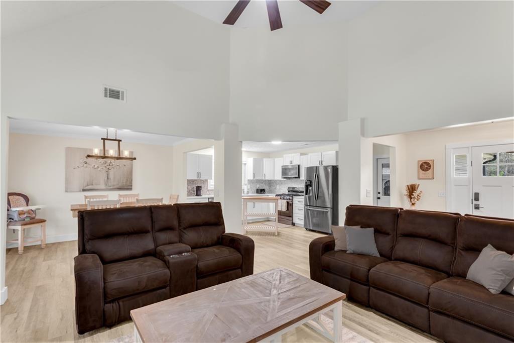 5820 Rolling Oaks Drive