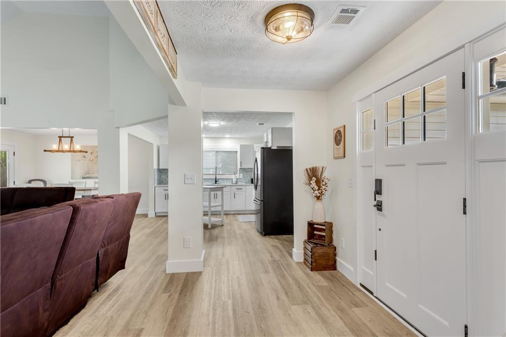 5820 Rolling Oaks Drive