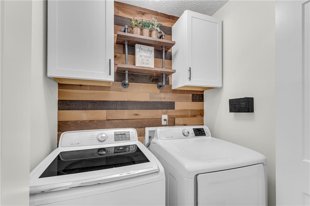 5820 Rolling Oaks Drive