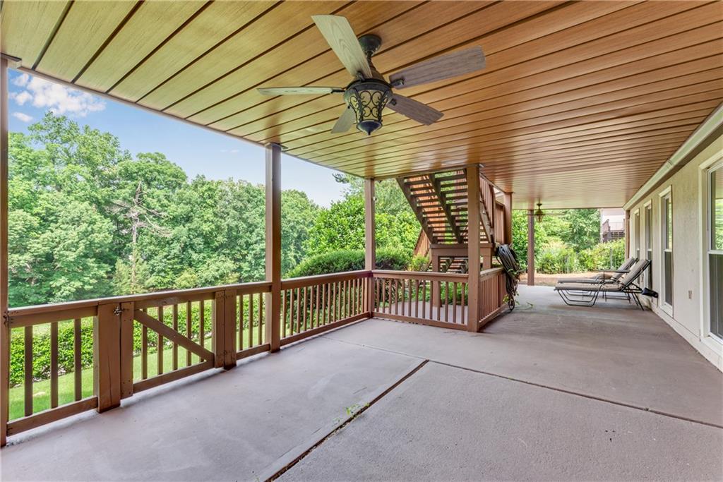 1006 Quaker Ridge Way