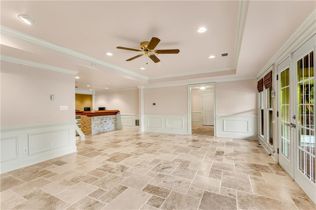 1006 Quaker Ridge Way