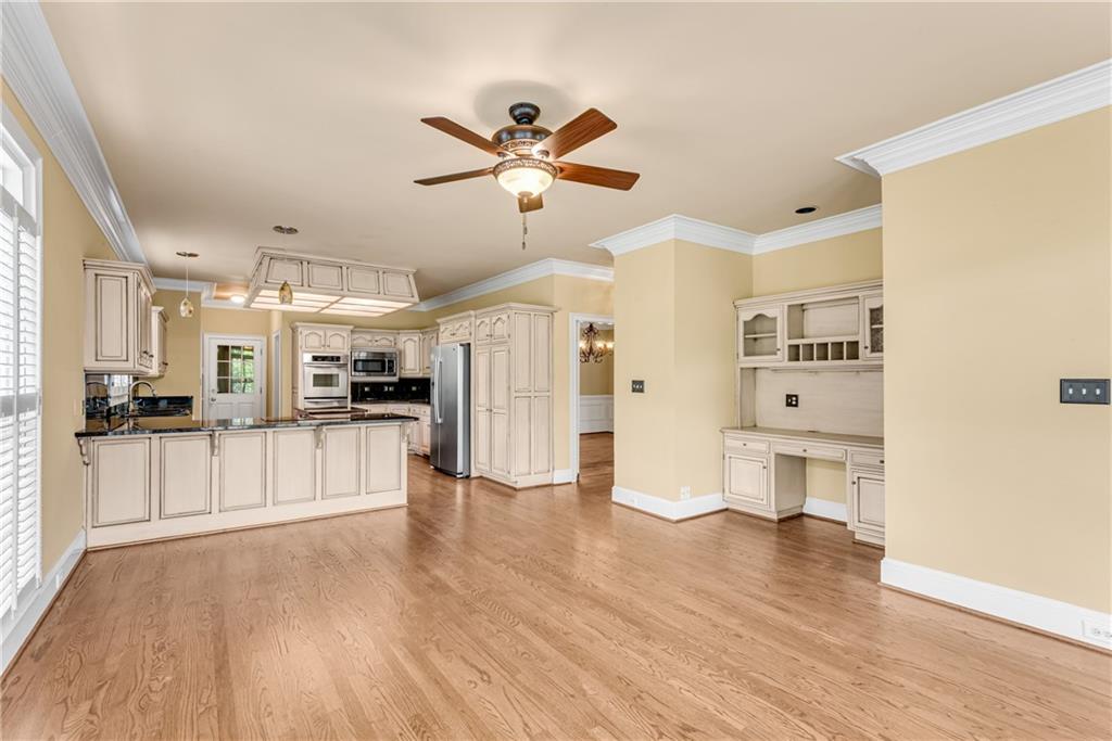 1006 Quaker Ridge Way