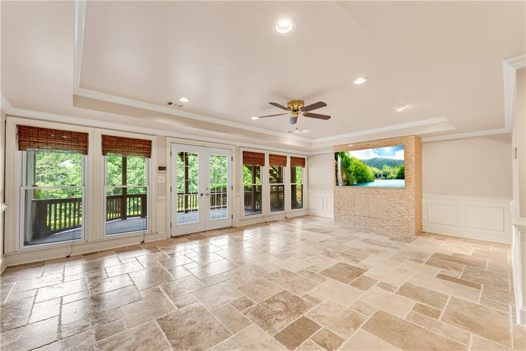 1006 Quaker Ridge Way