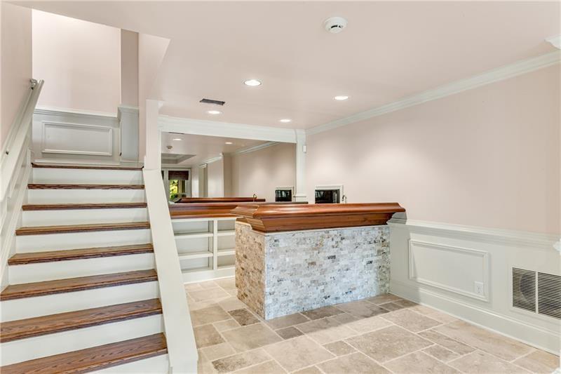 1006 Quaker Ridge Way