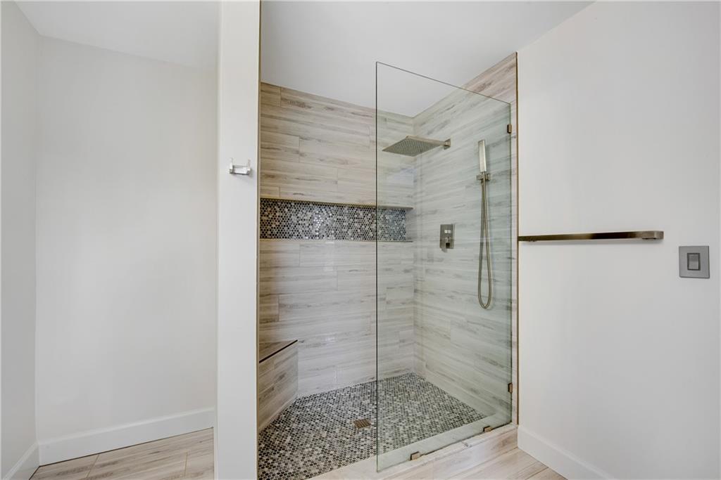 521 Windstone Trail