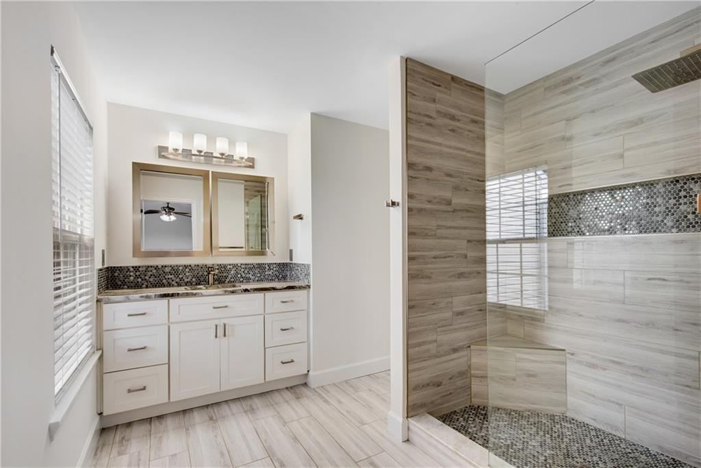 521 Windstone Trail