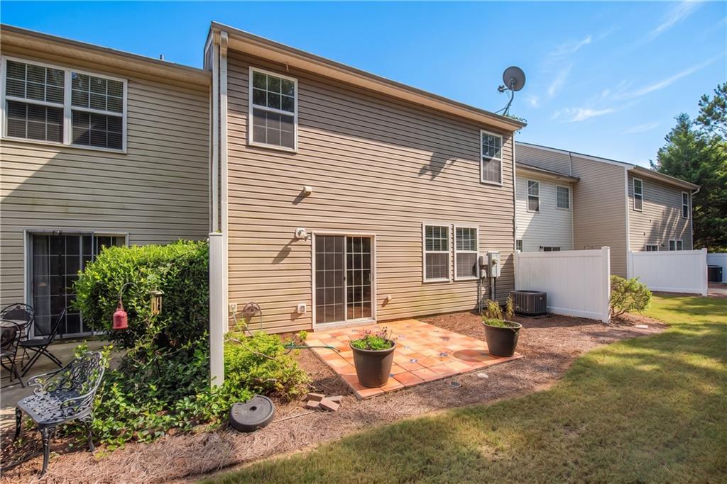 521 Windstone Trail