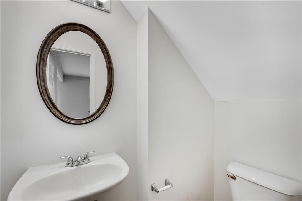 521 Windstone Trail