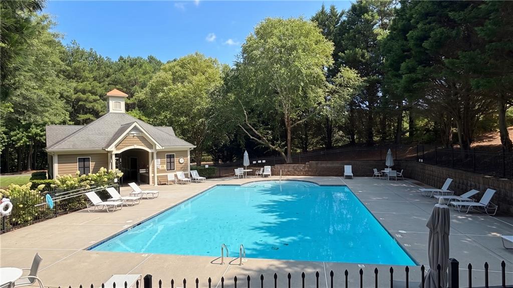 521 Windstone Trail